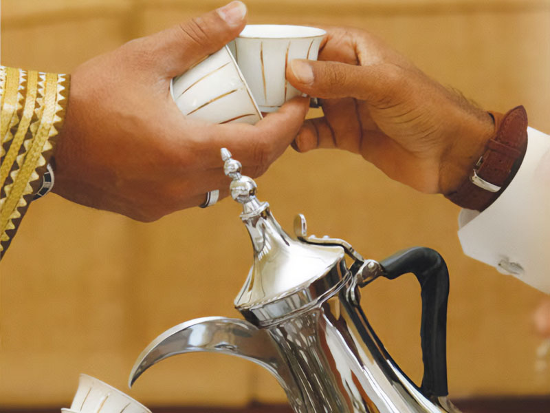 فناجين القهوة عند البدو