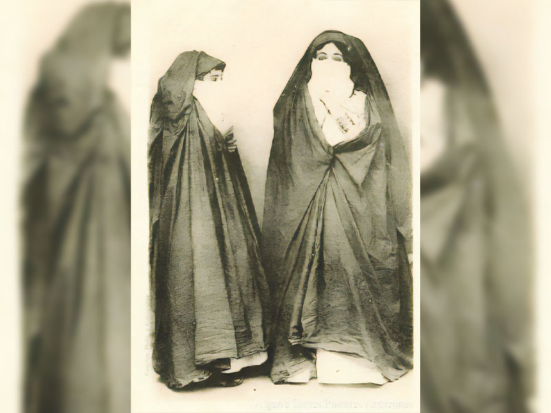 لباس المرأة  العربية بين التقاليد الاجتماعية والتفاعل الثقافي