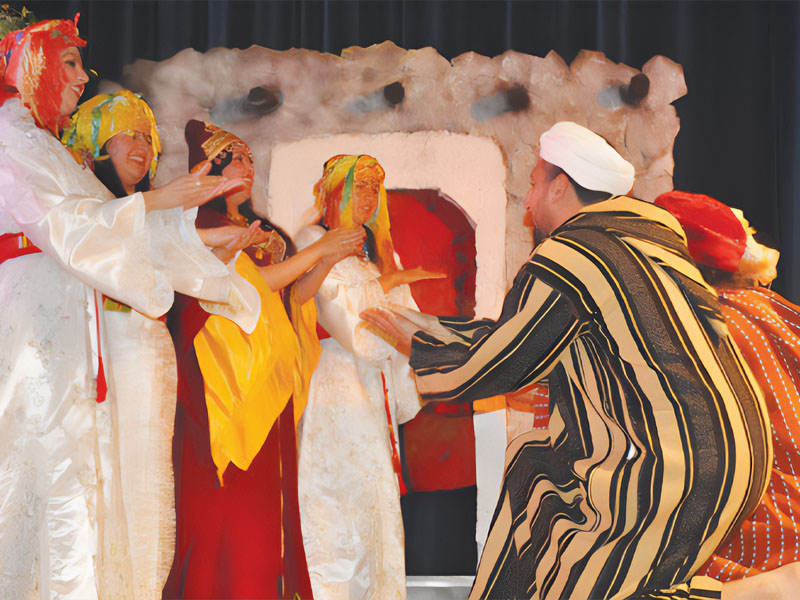 الهوية المغربية  من خلال الغناء والرقصات الشعبية 
