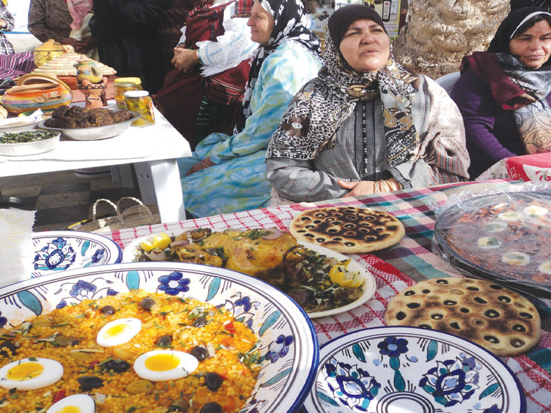 الثّابت والمتحوّل في طقوس الغذاء أثناء الضّيافة  في المجتمع التّونسي: مقاربة أنثروبولوجيّة