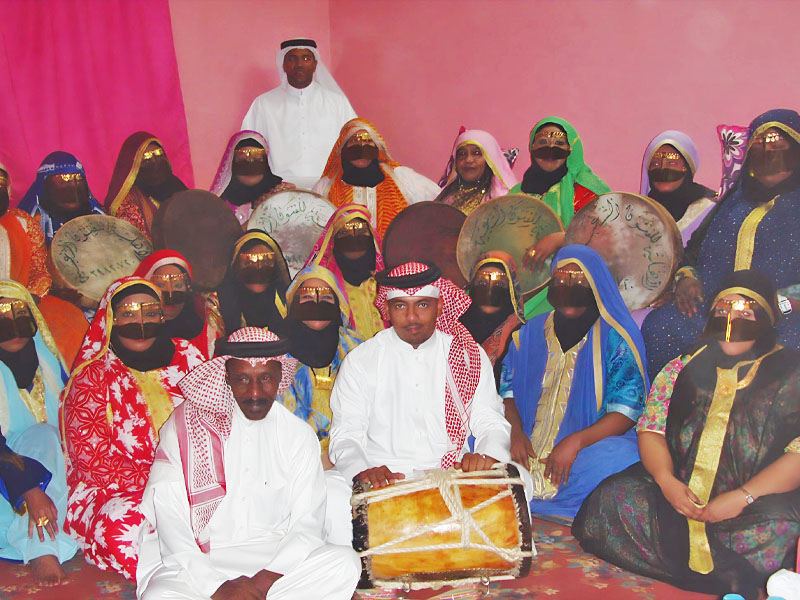 أين فرق البحرين الغنائية النسائية الشعبية ؟!