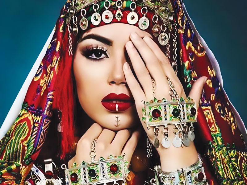 简介：摩洛哥传统饰品的技术和语义维度的研究